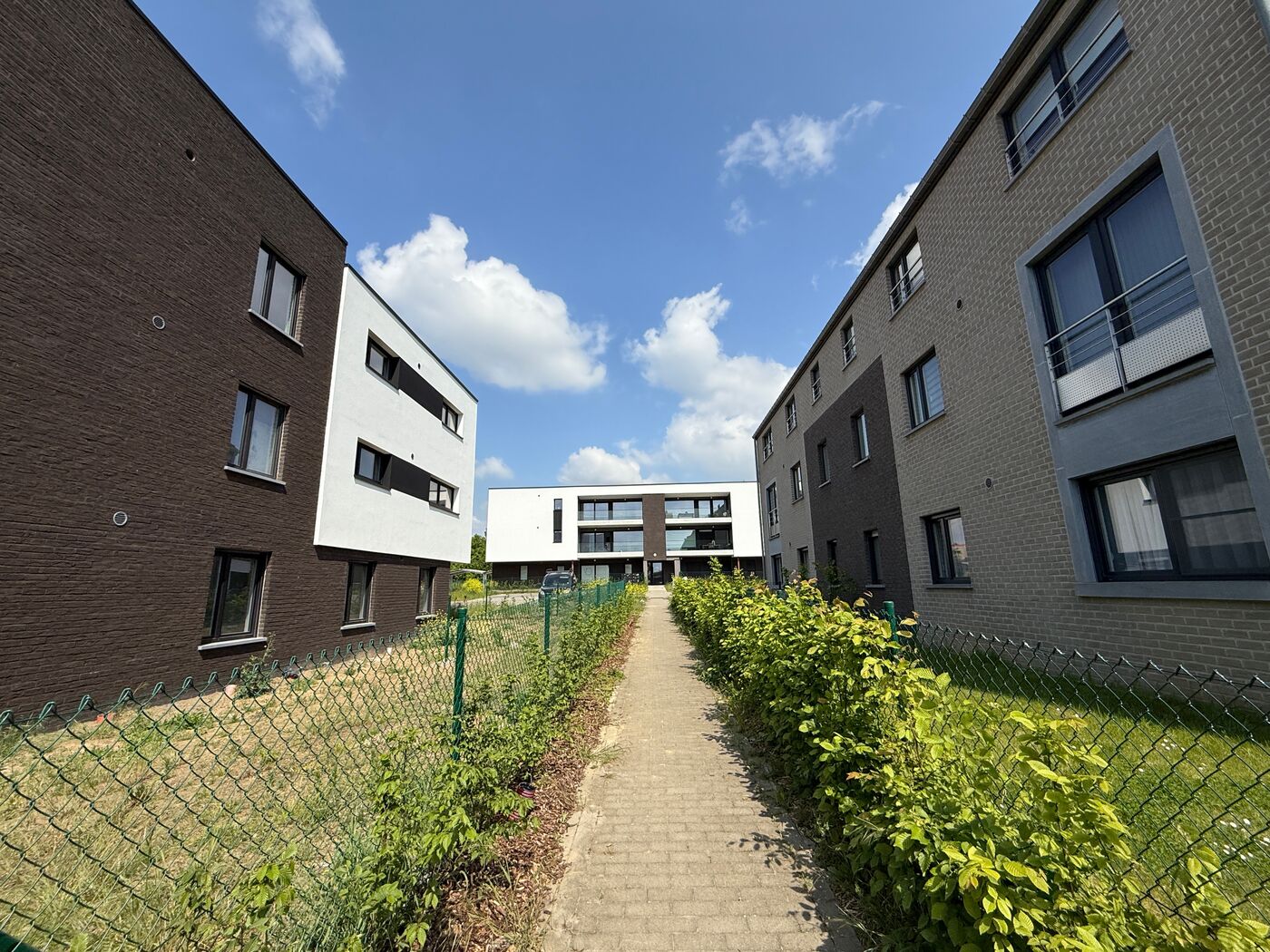 CONSTRUCTION de 75 LOGEMENTS PRIVES avec VOIRIE