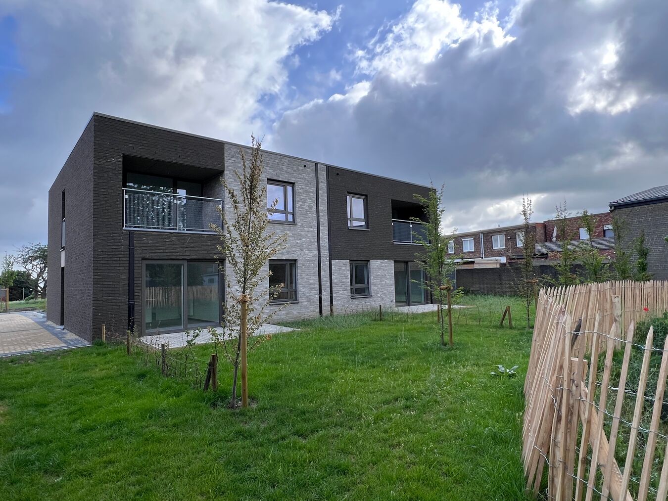 CONSTRUCTION de 20 LOGEMENTS PUBLICS avec VOIRIE