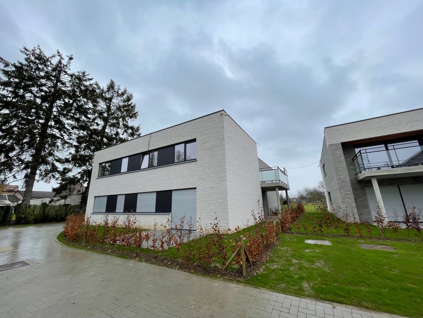 CONSTRUCTION de 8 APPARTEMENTS PRIVES avec ABORDS